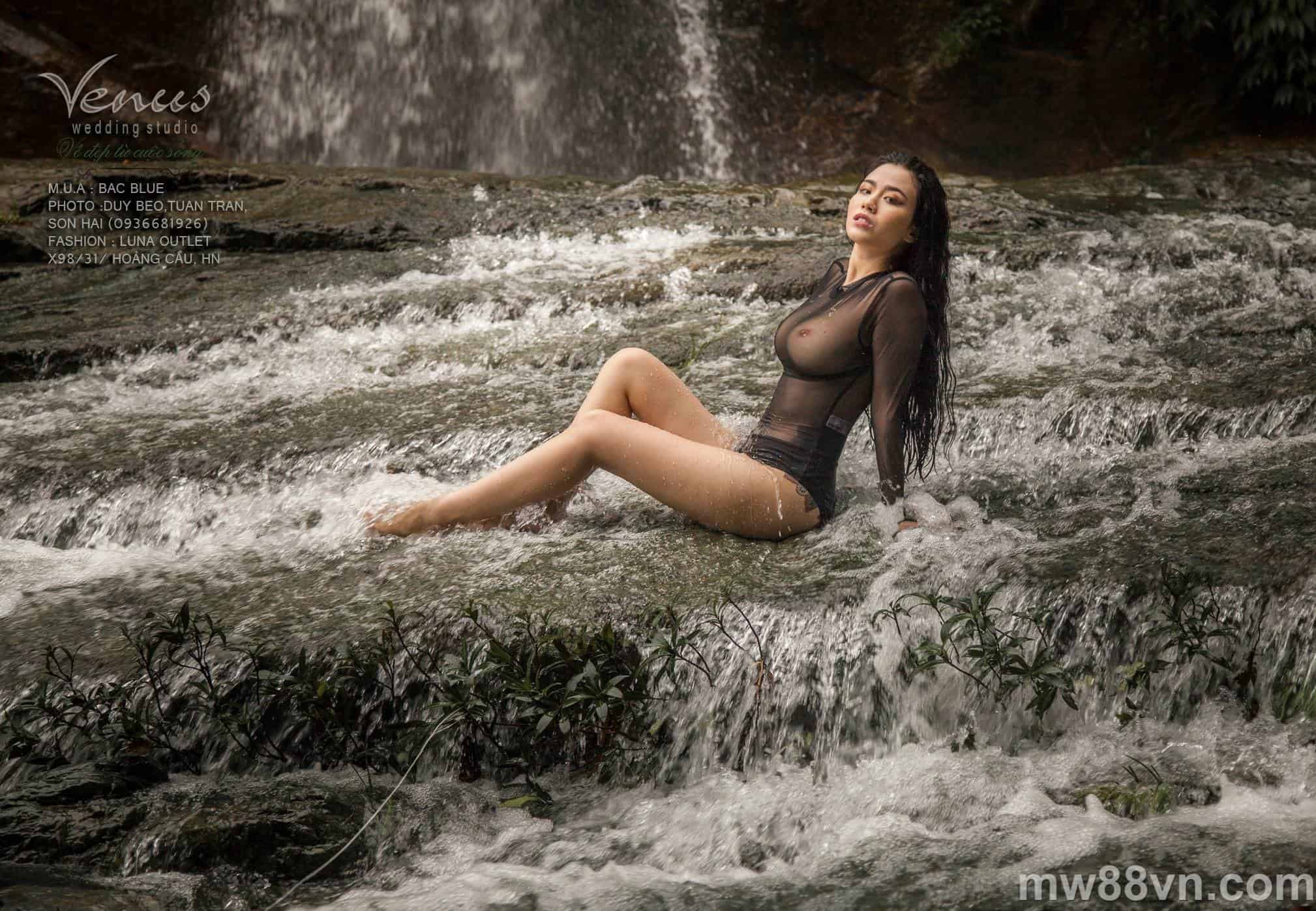 Bộ ảnh Linh Miu nude 18+ không che 100% khoe body cực SEXY